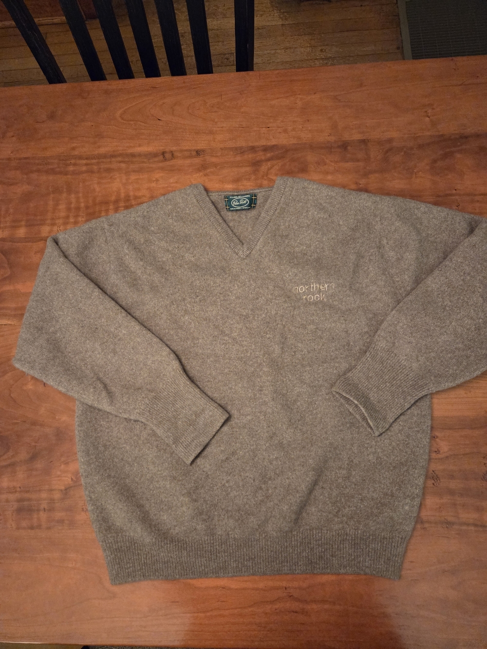 Vintage Men's Peter Scott V-Neck 75% Wool  25% Angora Sweater  Made In Scotland